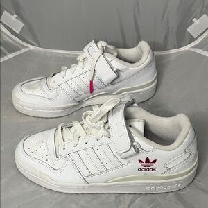 adidas Forum Low CL Shoes White Leather w/ Pink Accents - Size 5.5